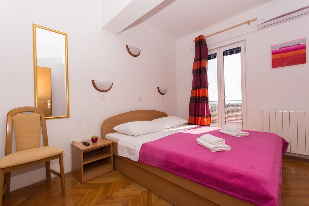 Guest House Mamut Kaštela Eksteriør bilde
