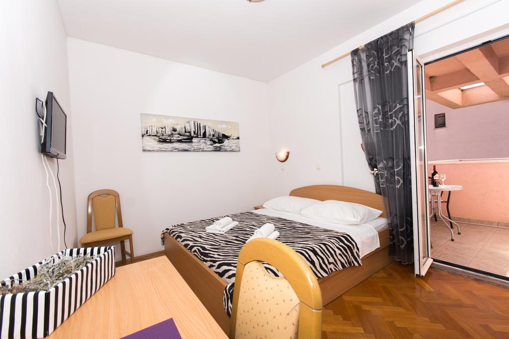 Guest House Mamut Kaštela Eksteriør bilde