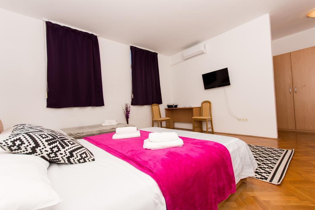Guest House Mamut Kaštela Eksteriør bilde