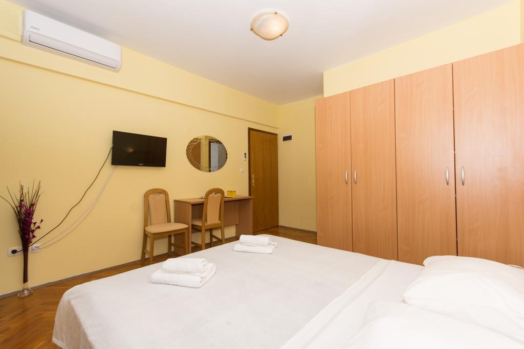 Guest House Mamut Kaštela Eksteriør bilde