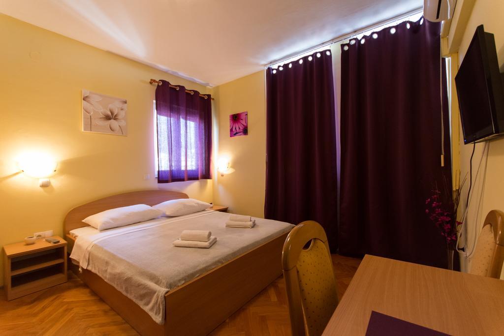 Guest House Mamut Kaštela Eksteriør bilde