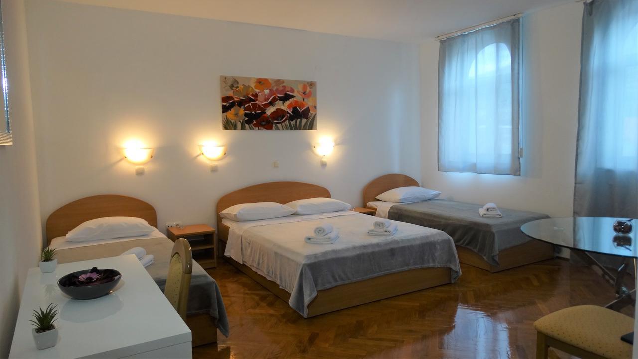 Guest House Mamut Kaštela Eksteriør bilde
