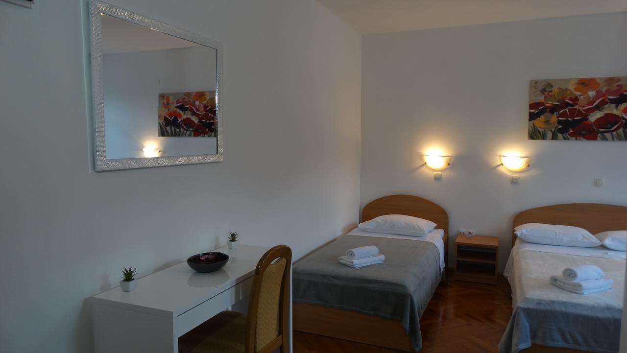 Guest House Mamut Kaštela Eksteriør bilde
