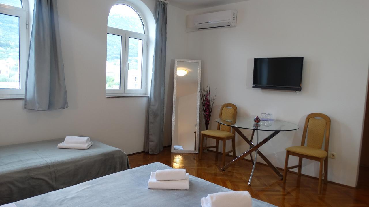Guest House Mamut Kaštela Eksteriør bilde